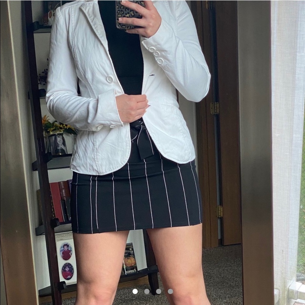 SOLD ❤️‍🔥 Vintage H&M white jean blazer 🤍